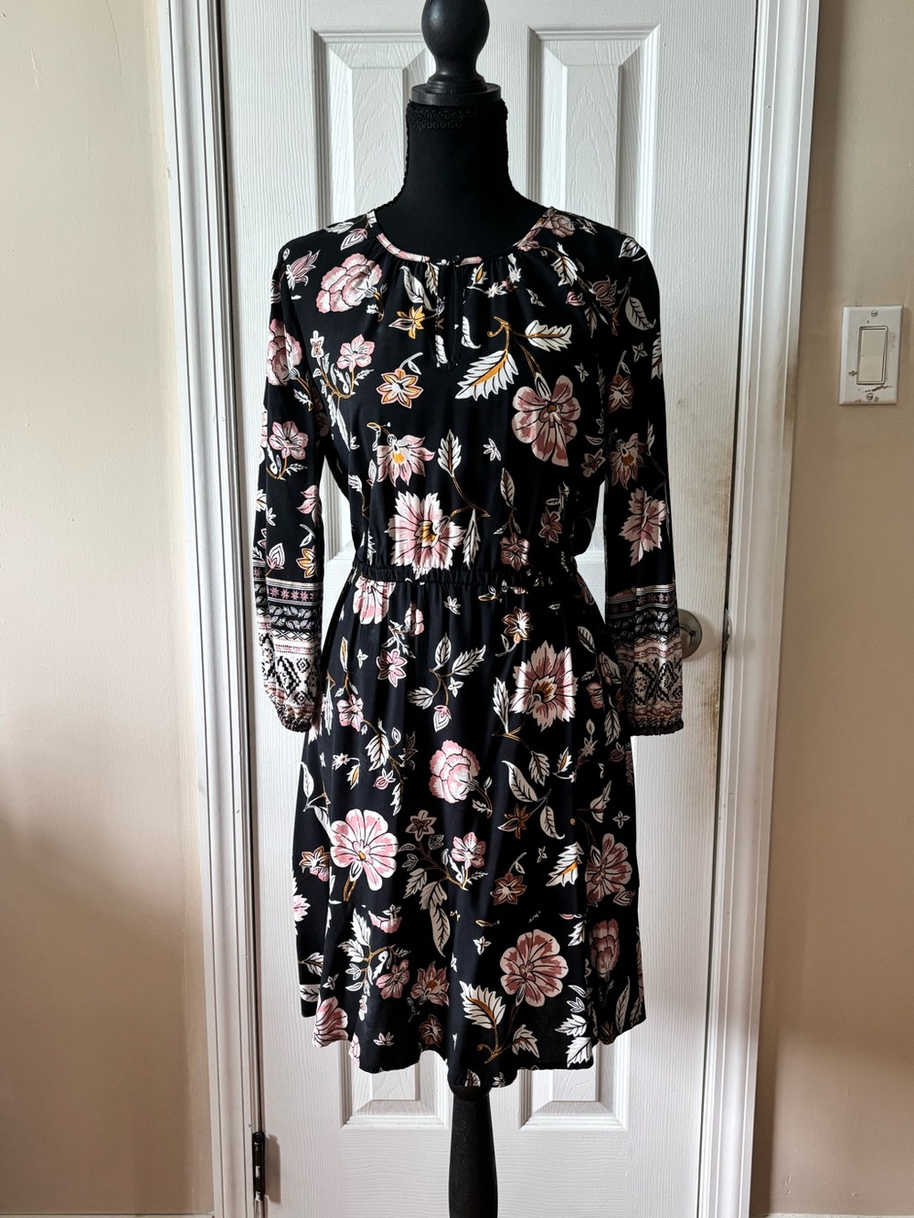 Old Navy Black Long-Sleeve Floral Dress - Pink & Cream Flowers